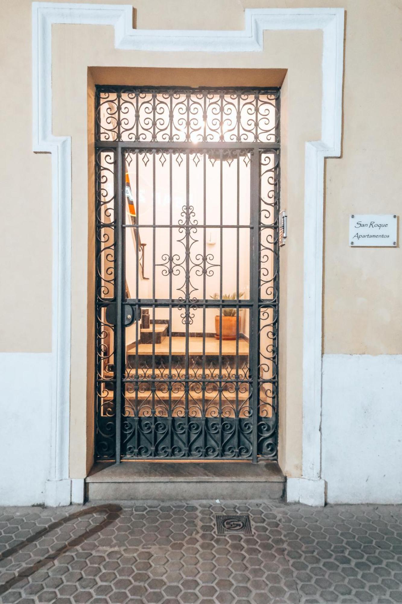 Apartamentos San Roque Sevilla Dış mekan fotoğraf